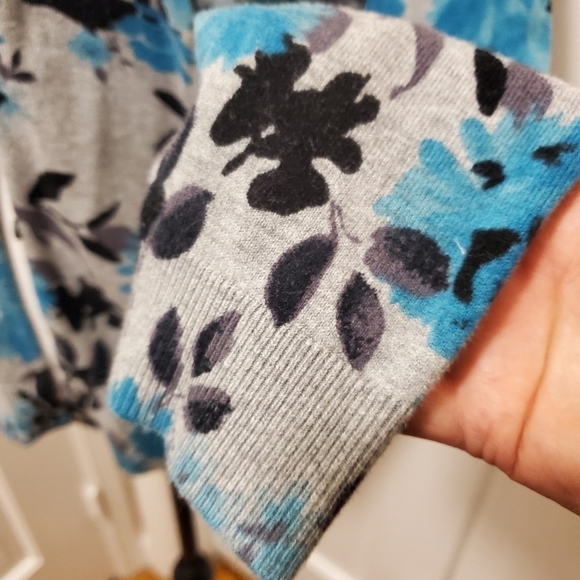 Karen Scott Floral Print Button Front Cardigan, Size Large, classic - Picture 4 of 10